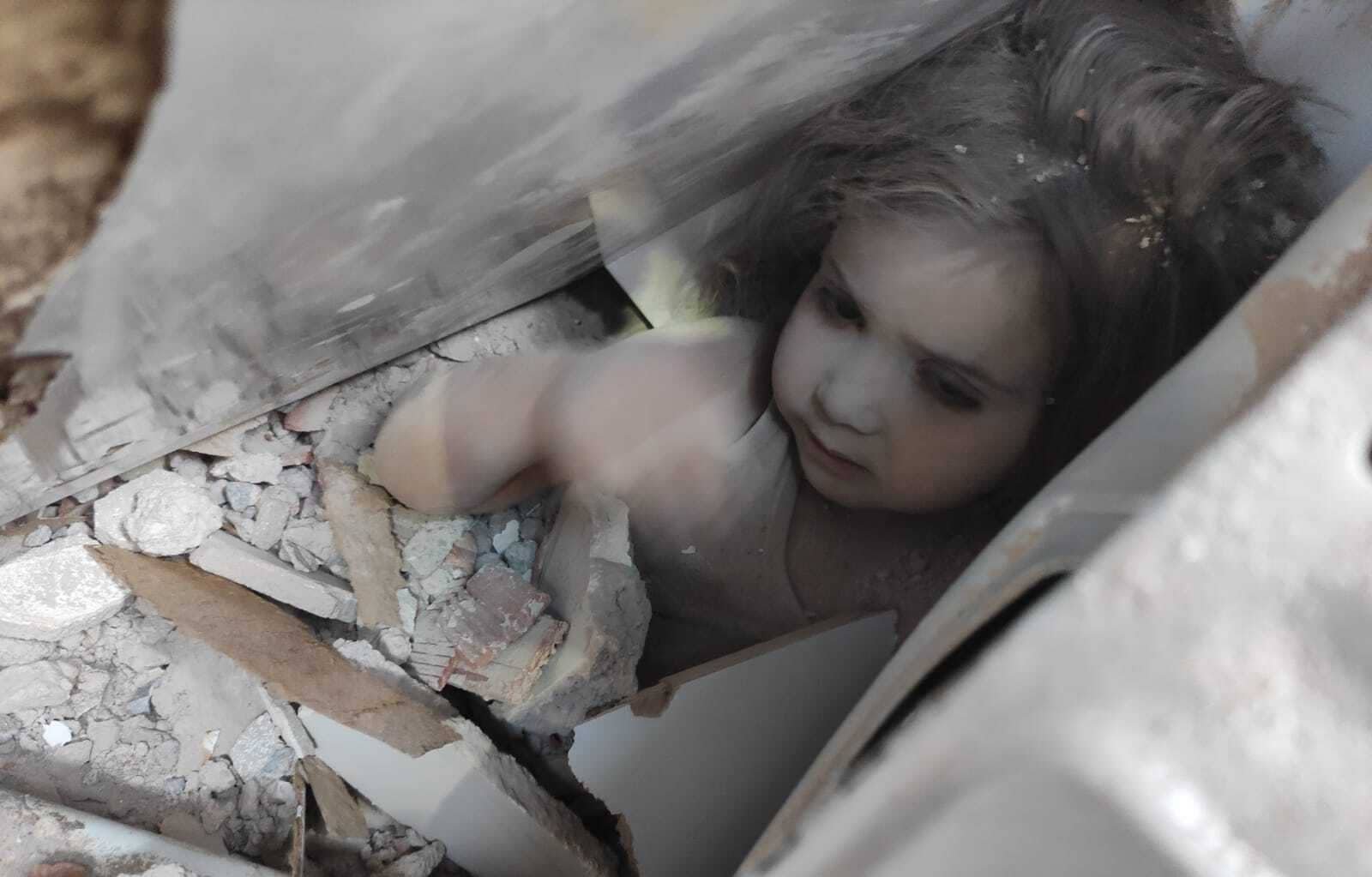 turkey earthquake girl rescued-min